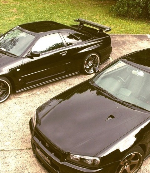 00 Nissan GT-R And '02 GT-R V Spec II