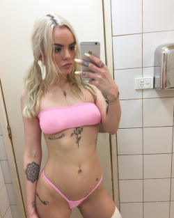 stripper-locker-room:  https://www.instagram.com/magic.savage/