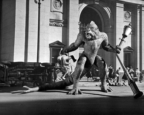 “20 Million Miles to Earth” (1957).Harryhausen wanted his next monster movie to be set in Rome, so h