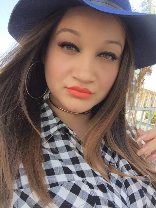 exoticplusmodel:  Dirty ass downtown Los Angeles 🌞 I’m still cute tho hahahhaaaa 😍😍😍