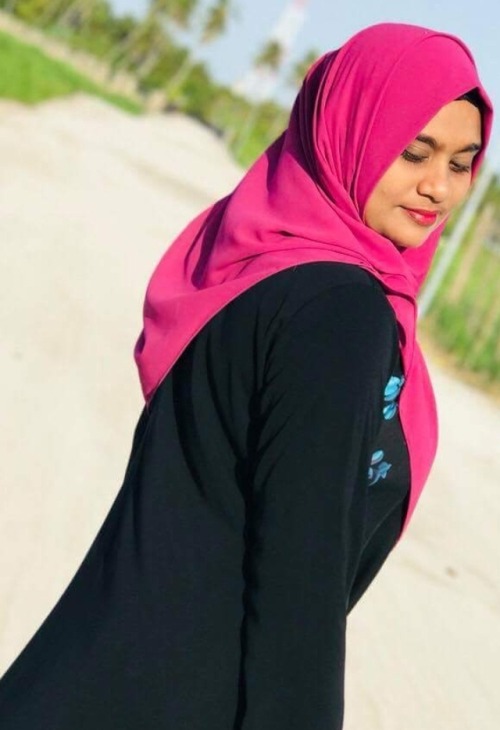 fuibey: colorfulphotographyathleteflap: dhivehiamaa: dhikudhin: Amilla dhariaa eku hadhaa hot mom eh
