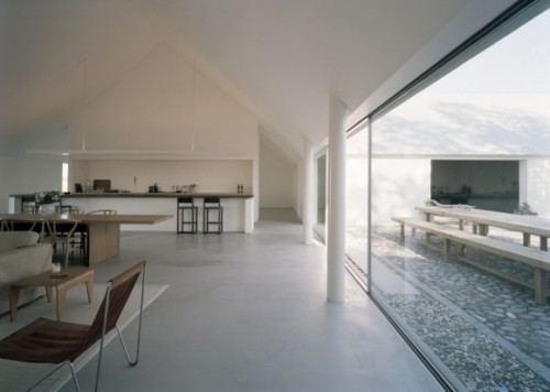 {Minimalist John Pawson has been a source of inspiration for myself lately, and I’ve been peru