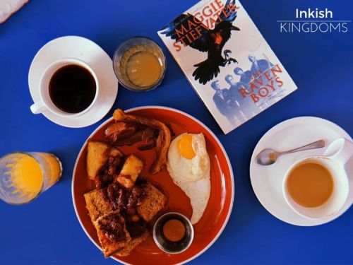 There is nothing like The Raven Boys at breakfast… or am I delusional?⁠