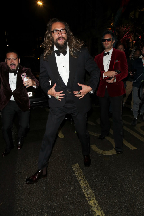 Jason Momoa being a goof for the paparazzi leaving No Time To Die premiere.September 29, 2021