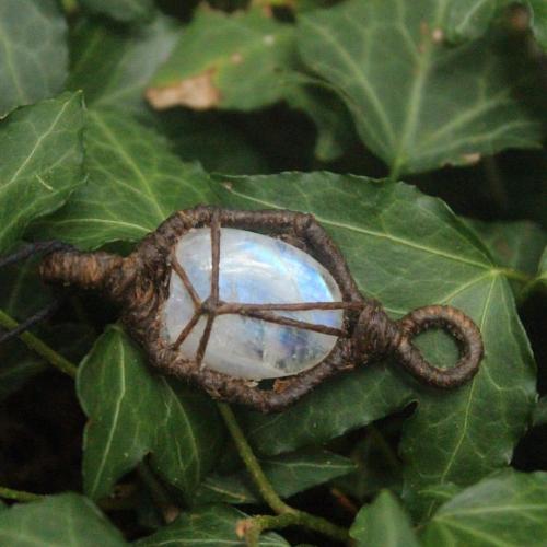 beckoningforest:eleblossom:Gorgeous wrapped #moonstone pendant hangin out with #nature Check out Tay