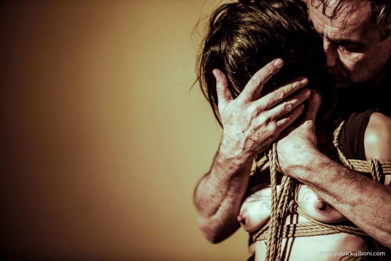 kitiza-perche:  Intense first encounter with @123avalon. Photo by Patrick Siboni.