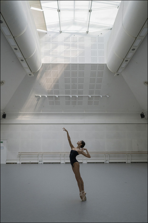ballerinaproject:  Yasmine Naghdi - Royal Opera House, London Follow the Ballerina Project on Facebo