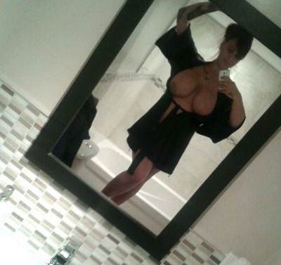 motherofdragonsxo:  Like my new robe ?  Yes, I like it
