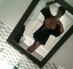 motherofdragonsxo:  Like my new robe ? 