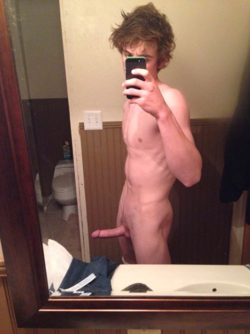 Porn Pics guysexting:  This dude has a very small ball