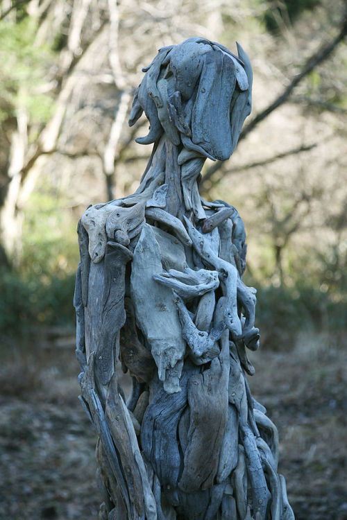 culturenlifestyle:  Hauntingly Beautiful Driftwood Sculptures by Nagato Iwasaki Japanese artist Naga