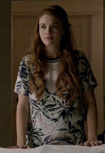 euroteenwolf:  Lydia Martin - 4x11 - TopShop Leaf Print Top UK S - Ebay - £3.90 - 19 hours lef