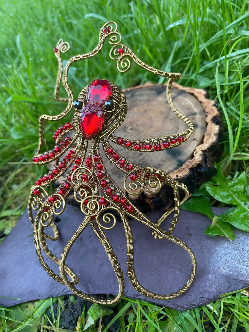 Hand Wired Octopus Bracelet by UKGemstoned Available here : Etsy