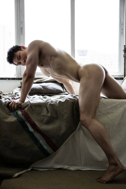 jbrandon704:  A collection of Sexy Asian Gods from all over the net.jbrandon704.tumblr.com  ：