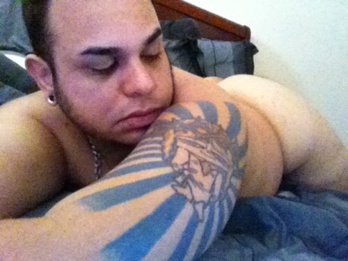 bearsnsox:  gays-cats-and-funnies couldn’t figure out which pics of my cakes to