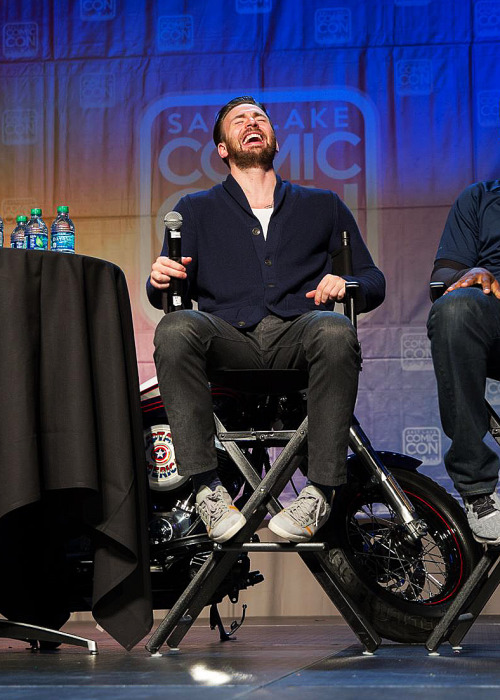 chrisevanslive:CHRIS EVANS at the Salt Lake Comic Con, 2015.