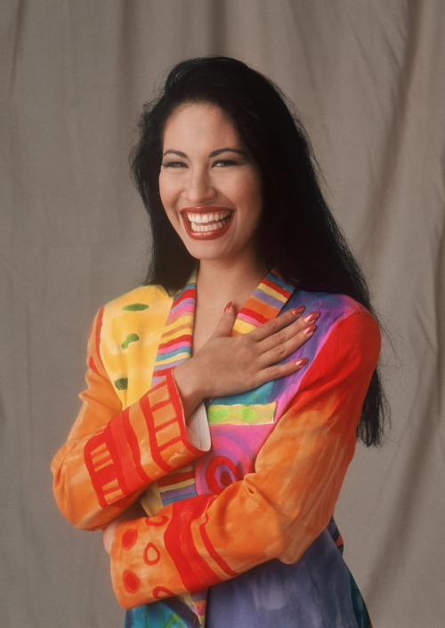 celebritiesofcolor: Selena Quintanilla (April 16, 1971 – March 31, 1995)