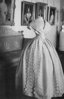 e-uropean:  Taffeta ball gown with straw embroidery (1842) in the private apartment belonging to Nicholas II of Russia