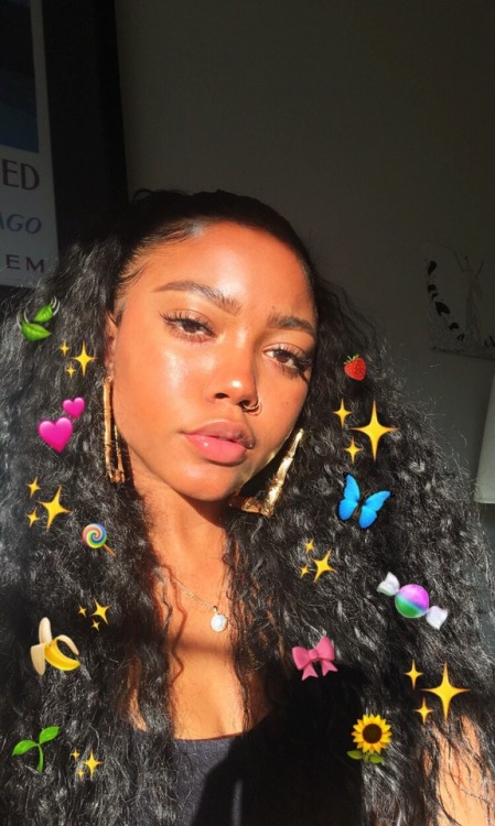 isthisclutch: Emojis in hair is the best thing 2 ever happen don’t @ me