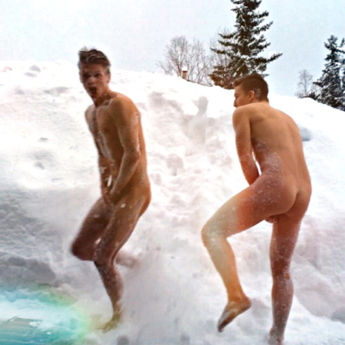 ladnkilt: JANUARY…  SNOW MEN!Throughout January, I Will Feature Photographs Of Men Too Silly To Stay