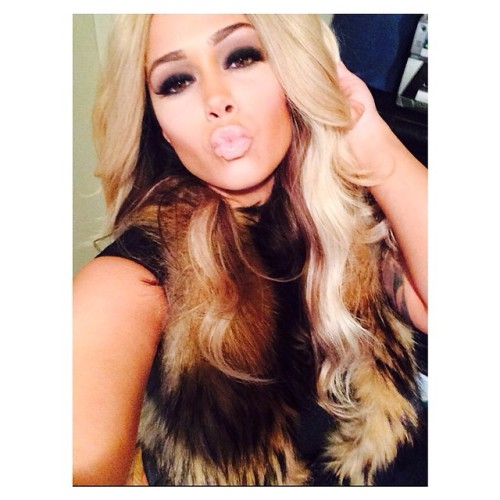 bombshellbootys:  Sophia Body  Sophia body