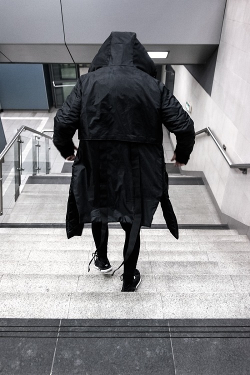 lewisapon:  click here for fashion and shit.