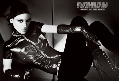  Winona Ryder by Mario Testino for V #86 Fall/Winter 2013.14 https://www.facebook.com/media/set/?set