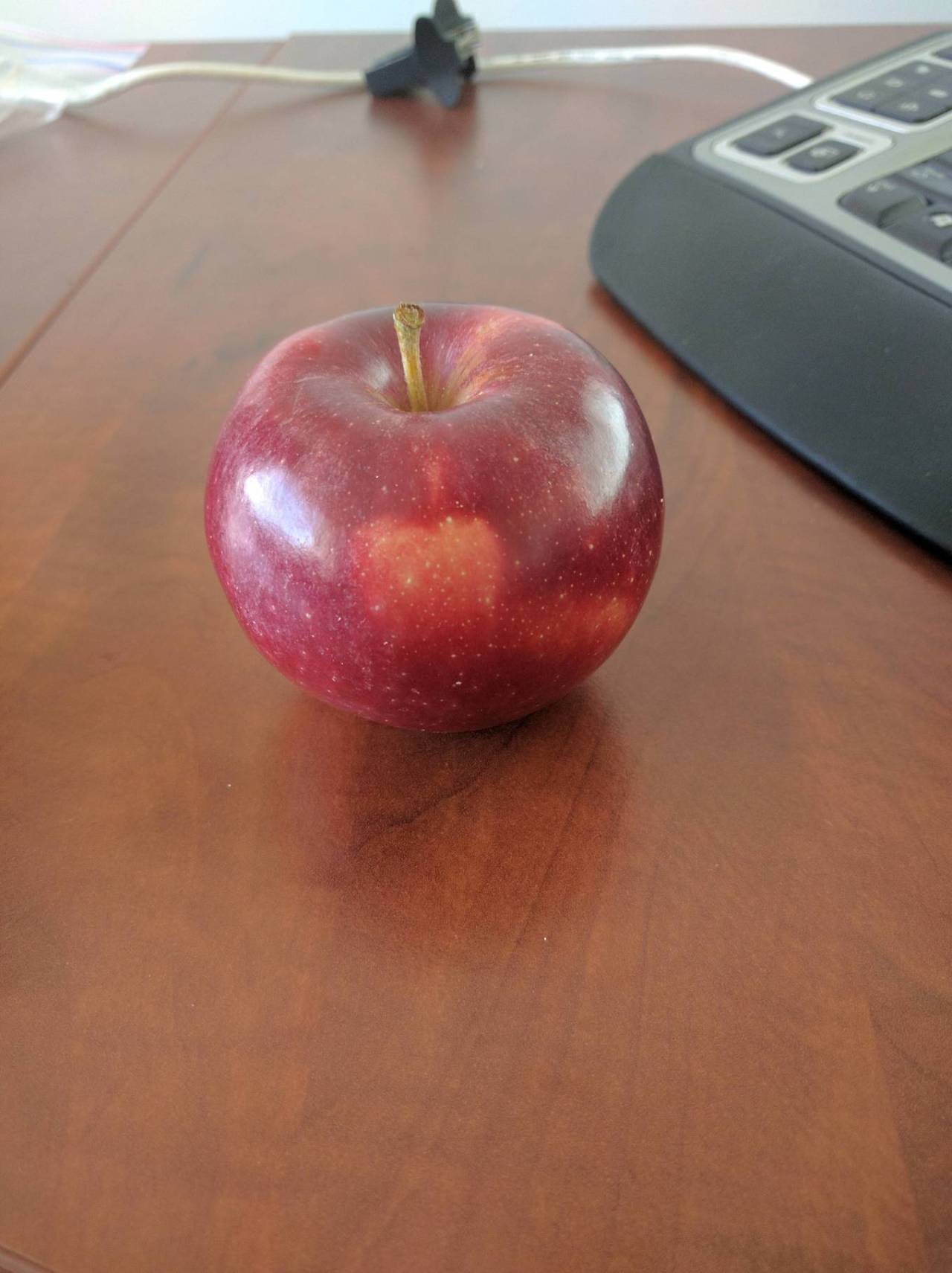 diary-of-a-chinese-kid:  How many apples do you see?