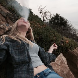 Swissha-Sweets:sometimes You Just Have To Lay Back And Get High. 💕🔥Sometimes