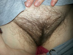 amateurhairypussy4u:  Wife showing. 