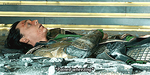 Classic Hiddles Moments:That one time Tom tried really, REALLY hard not to giggle on set.