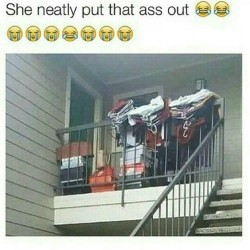 afrothickness:  trulycece:  ratchetmessreturns:  When your girl putting that ass out but she had good home training so she do it politely.   Tru  Ha!