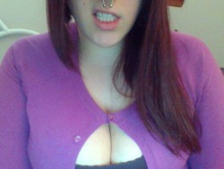 missfreudianslit:  What is Miss Fiona wearing today? Let’s talk dirty on the phone, or play on cam!  