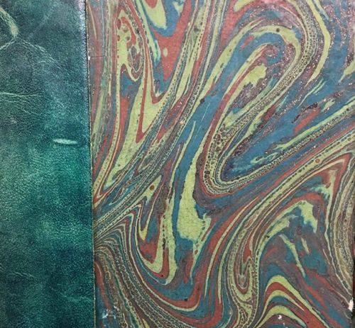 It’s #MarbledMonday, but with sparkles! Can you see the tiny swirls of gold threading through 
