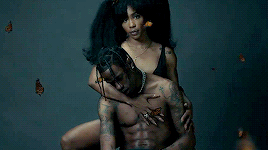 whitegirlsaintshit:  tearthatcherryout:   “Why you bother me when you know you don’t want me?” Love Galore (SZA feat. Travis Scott)   when is shegoing to let me eat 
