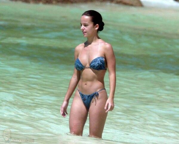 honeyzonthekey:  Alizée Jacotey