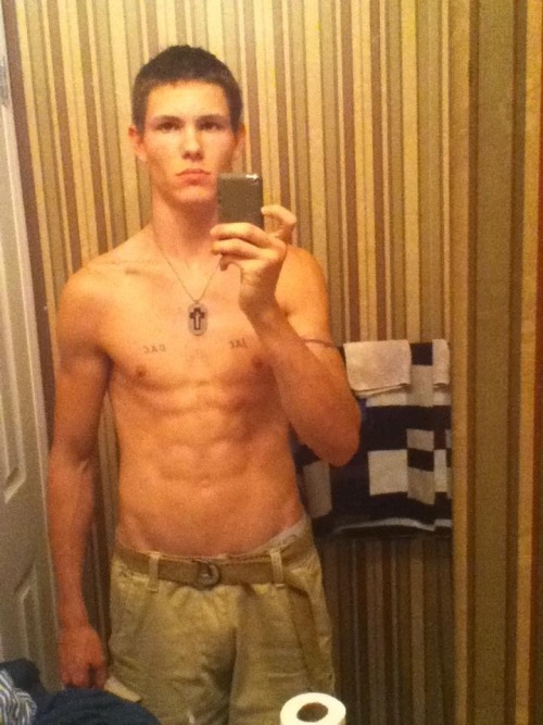 theconsolidator:  ksufraternitybrother:     OMG!!!! HE’S ADORABLE!!! FUCKING CUTE!!! HOT!!! I LOVE REDNECKS!!!  KSU-Frat Guy:  Over 25,000 followers . More than 15,000 posts of jocks, cowboys, rednecks, military guys, and much more.    Follow me