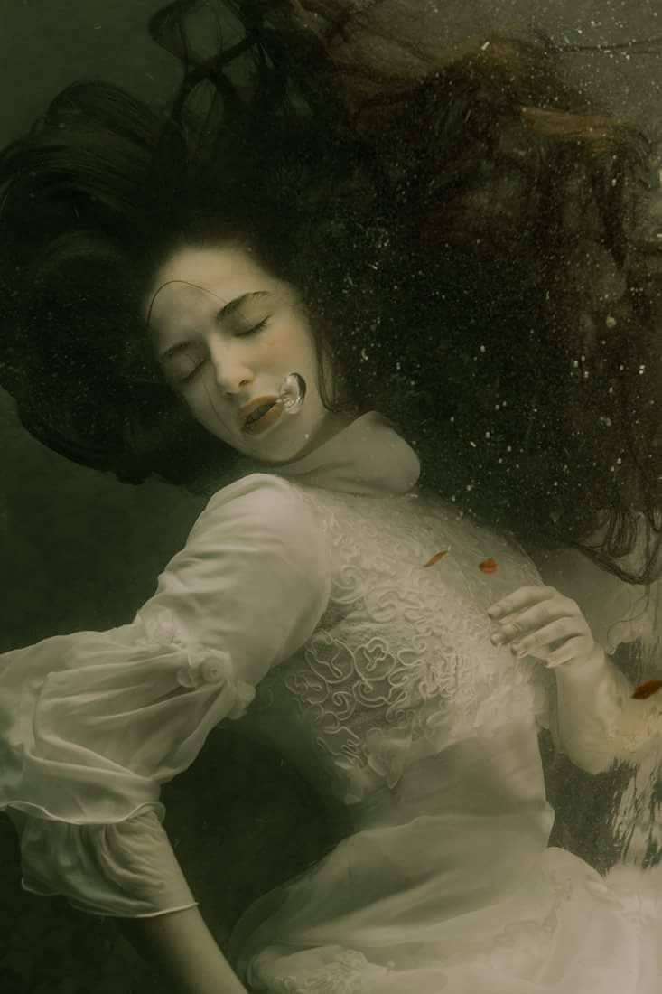 djesika30: It seems easy to dive into the sea, and hope for profit, but the pearl