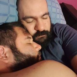 xxxkingfluffybunsxxx:  he fell asleep in daddybear’s arms after a long, long day.