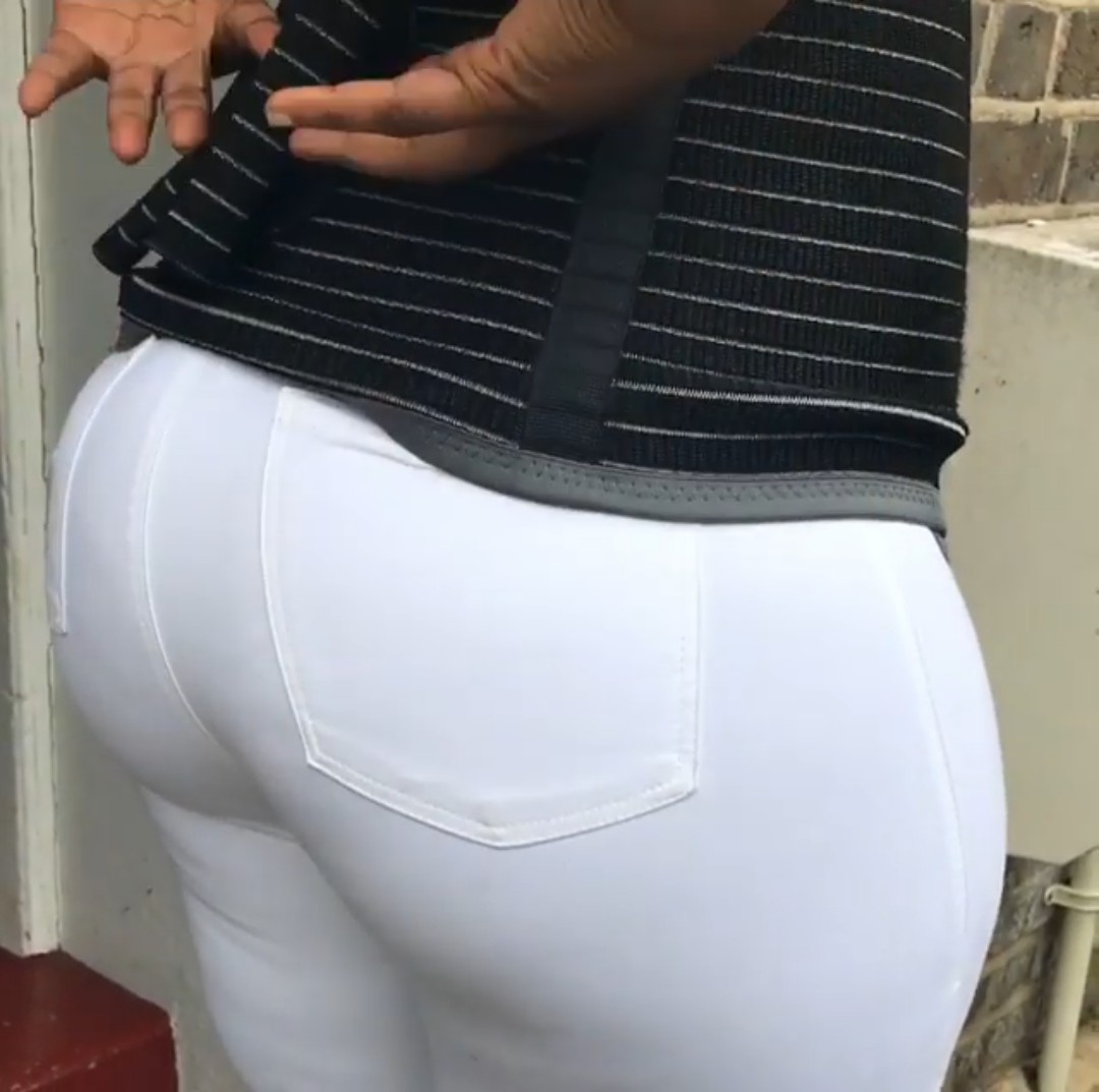 kingjazziedad:  DeliciouslySexy . Curvy. BootiDelicious     Ms AbidiBroni 💜 💜