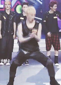 yoongiddy:  Lay’s hip don’t lie 
