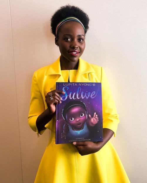  simonkids: #Sulwe by @lupitanyongo is here! ✨✨✨ This beautiful picture book, illustrated by @vashti