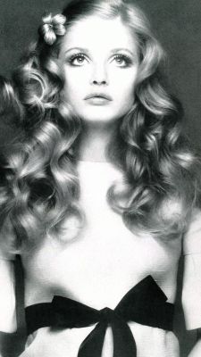 ladrika:  Ewa Aulin swedish actress for Italian Vogue 1970