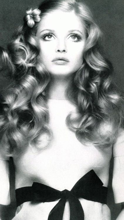 ladrika:  Ewa Aulin swedish actress for Italian Vogue 1970