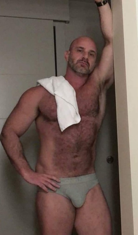 justme-87:  I spent a summer abroad and my host dad was a stacked Spainaird… sexy