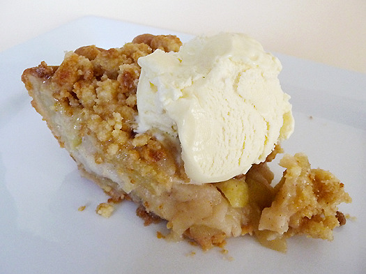 foodffs:  Dutch Apple Pie  Really nice recipes. Every hour.   
