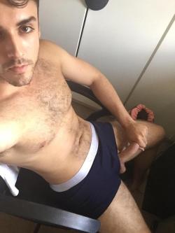 hot-men-of-reddit: Hey it’s my first time