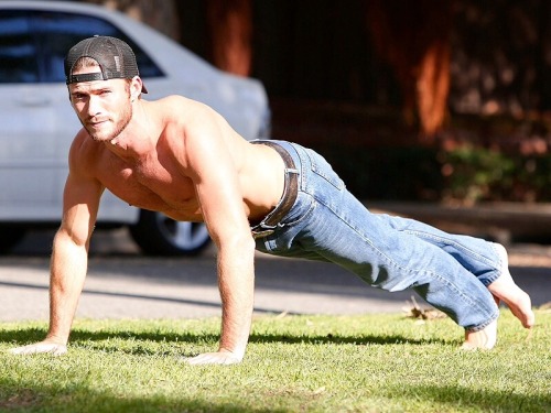 phd-bullrider:  What a hunk!