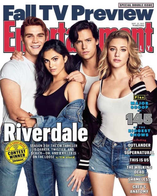 I’m freaking out right now. This is amazing. Check out the cast of Riverdale in EW’s TV 