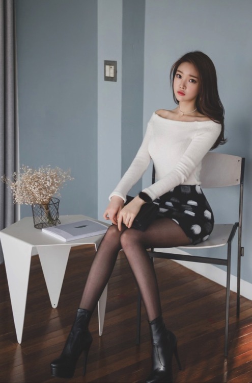 Jung Yoon 정윤